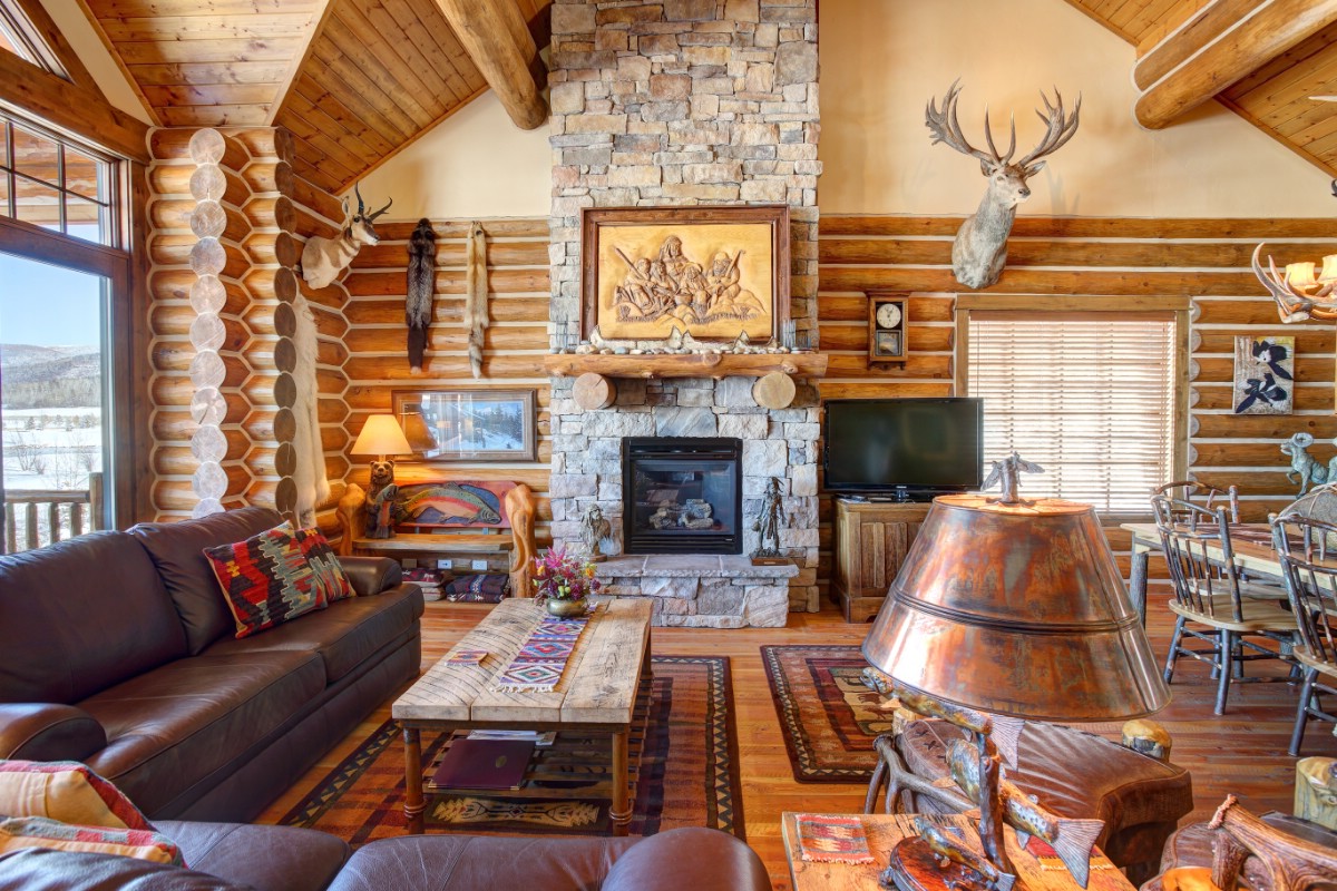 Gorgeous rustic log home living room.