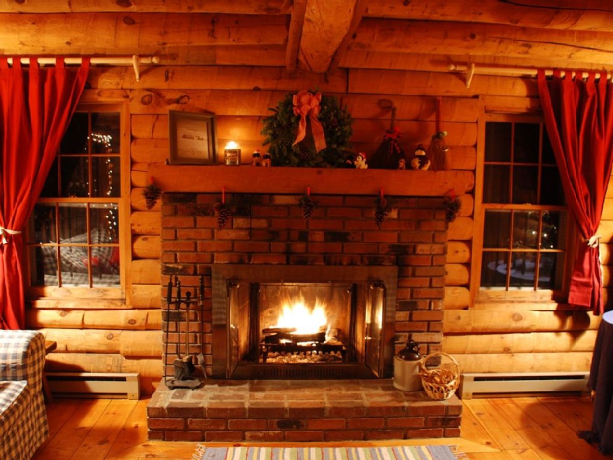 Log Cabin Living Room With Fireplace