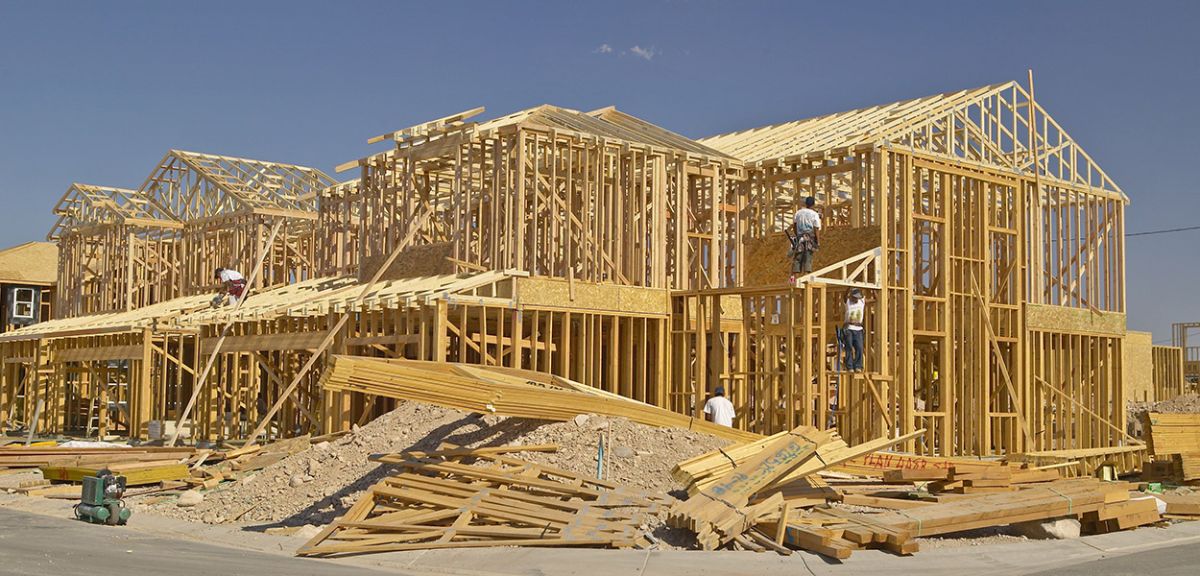 log home being constructed