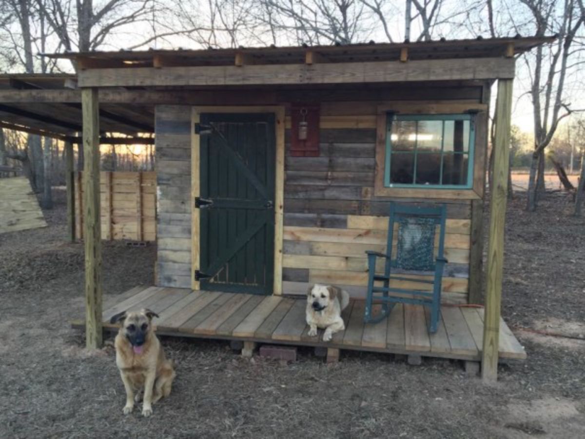 small pallet cabin 