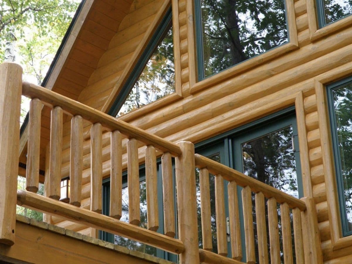railing on side of log cabin deck