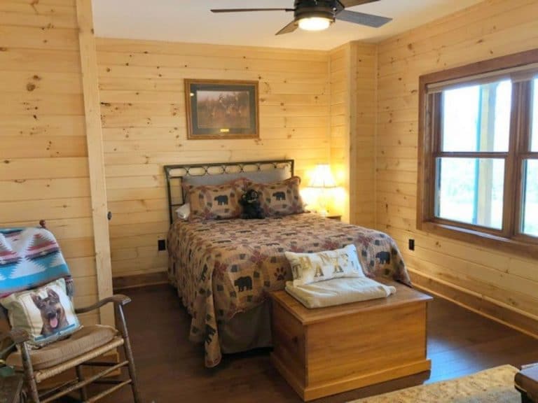 Howlett Home Is a Stunning Lakeside Log Cabin - Log Cabin Connection