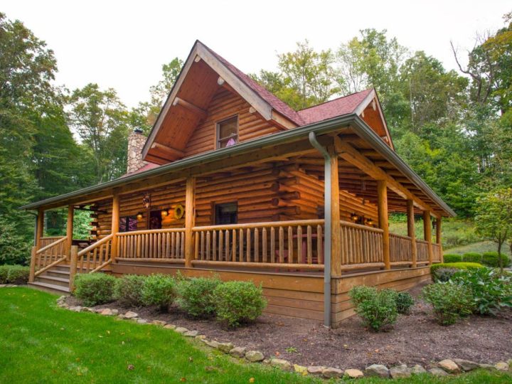 The Cascade Log Cabin Is Filled With Country Chic Charm