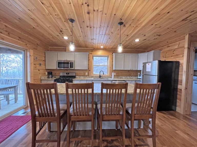 The Lark Luxury Cabin is a Stunning Family Retreat