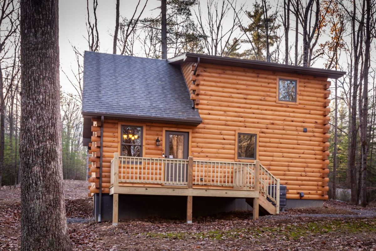 deck on back of cabin