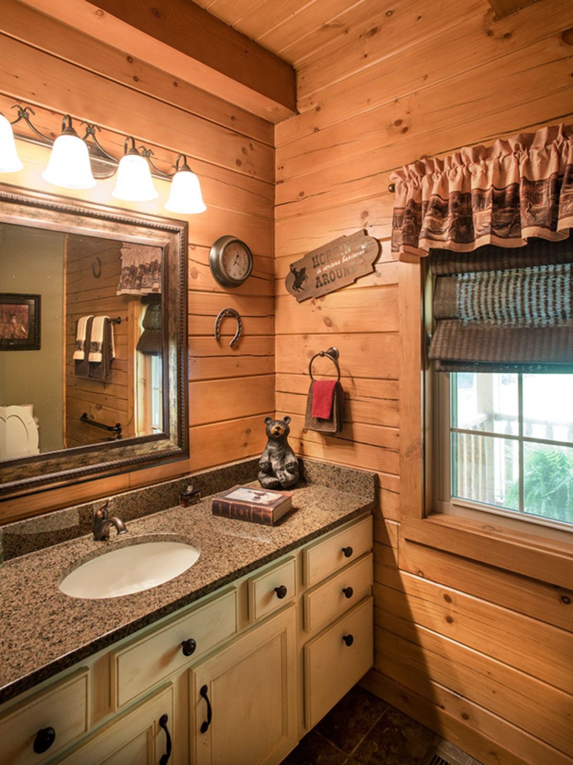 The Pennsylvania Hudson Log Cabin Has a Lovely Modern Kitchen