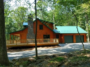 White Oak Log Cabin Is a 3 Bedroom Classic Home Model