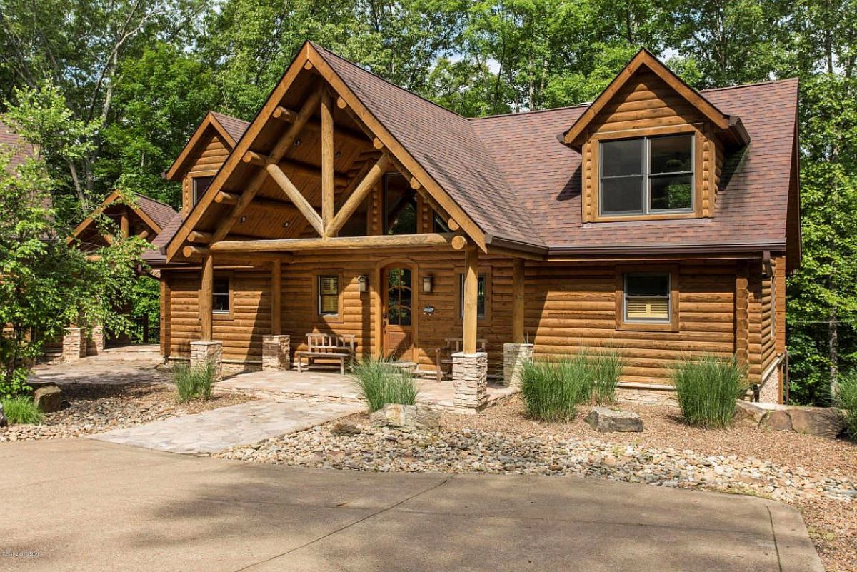 front entry to cabin with covered porch