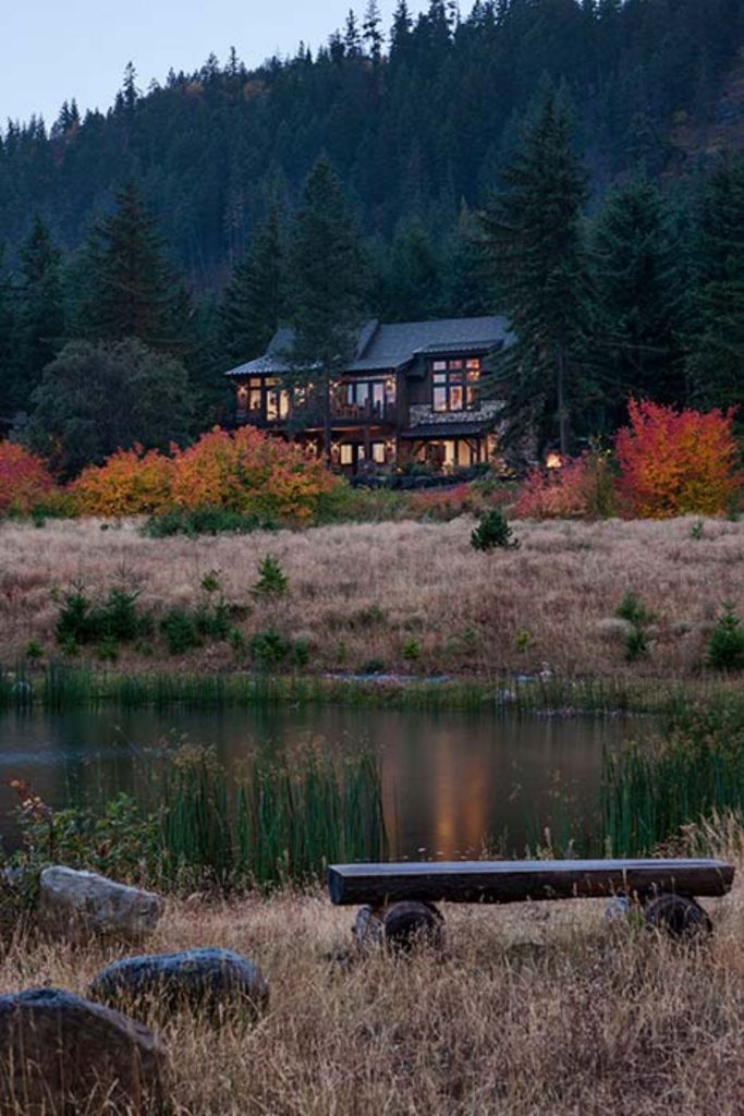 The Woodsy Cle Elum Log Cabin Has Inspirational Views